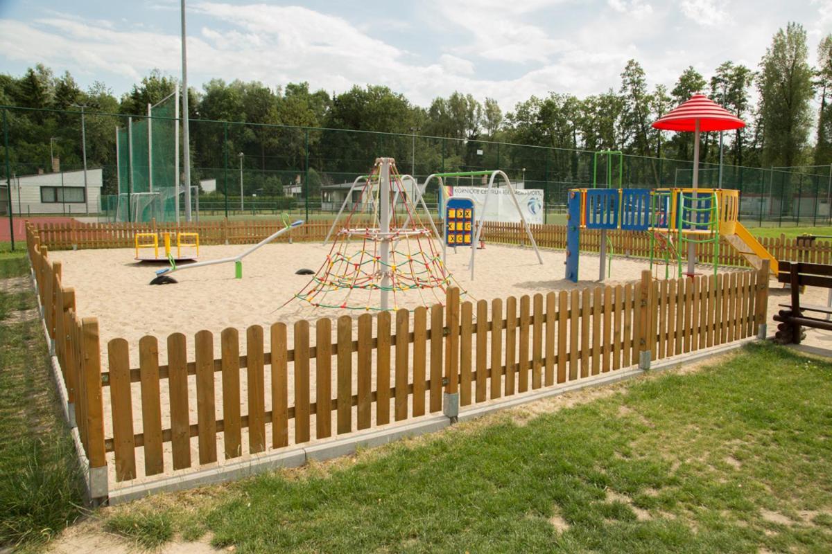 Camping Oaza Błonie Kórnik Domki Standard Plus - 3 pokoje Zewnętrze zdjęcie